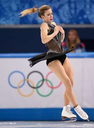 Illustration for article titled Amazing Images of Olympic Figure Skaters Defying Gravity